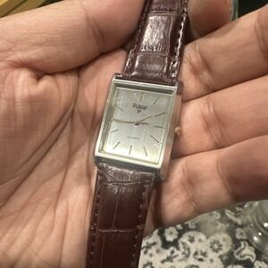 Working Vintage 28mm Pulsar by Seiko Y561-5009 Gray W Silver Mens Tank Watch Run